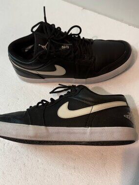 Nike Air Jordan 1 V.2 Low Leather 'Black White' Mens Size 9 Rare (584794-010)